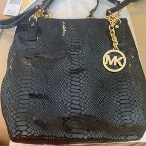 Michael Kors Jet Set Chain Black Messenger Embossed Leather 35F4GTCM2G Brand New
